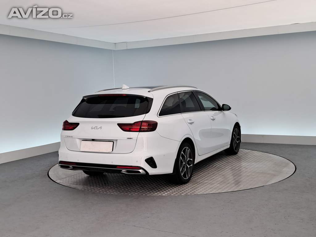 Foto inzerátu Kia Ceed 1.6 GDI plug-in