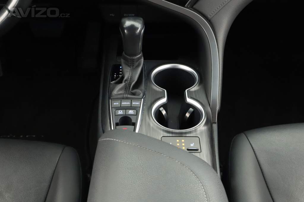 Foto inzerátu Toyota Camry 2.5 Hybrid