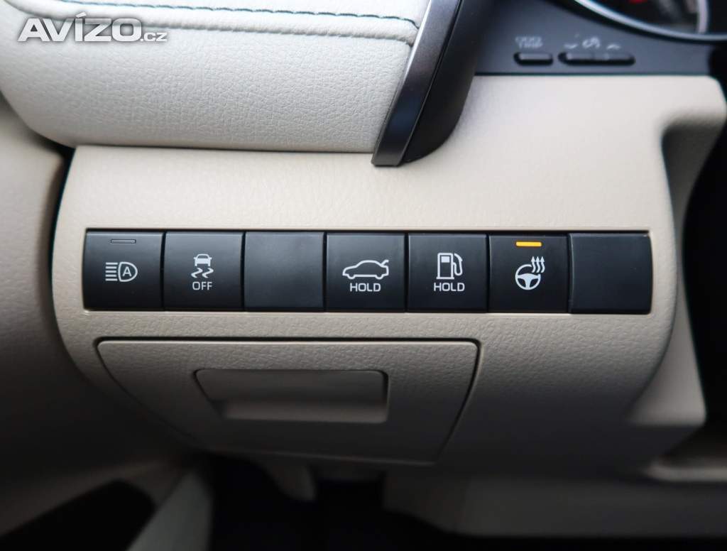 Foto inzerátu Toyota Camry 2.5 Hybrid