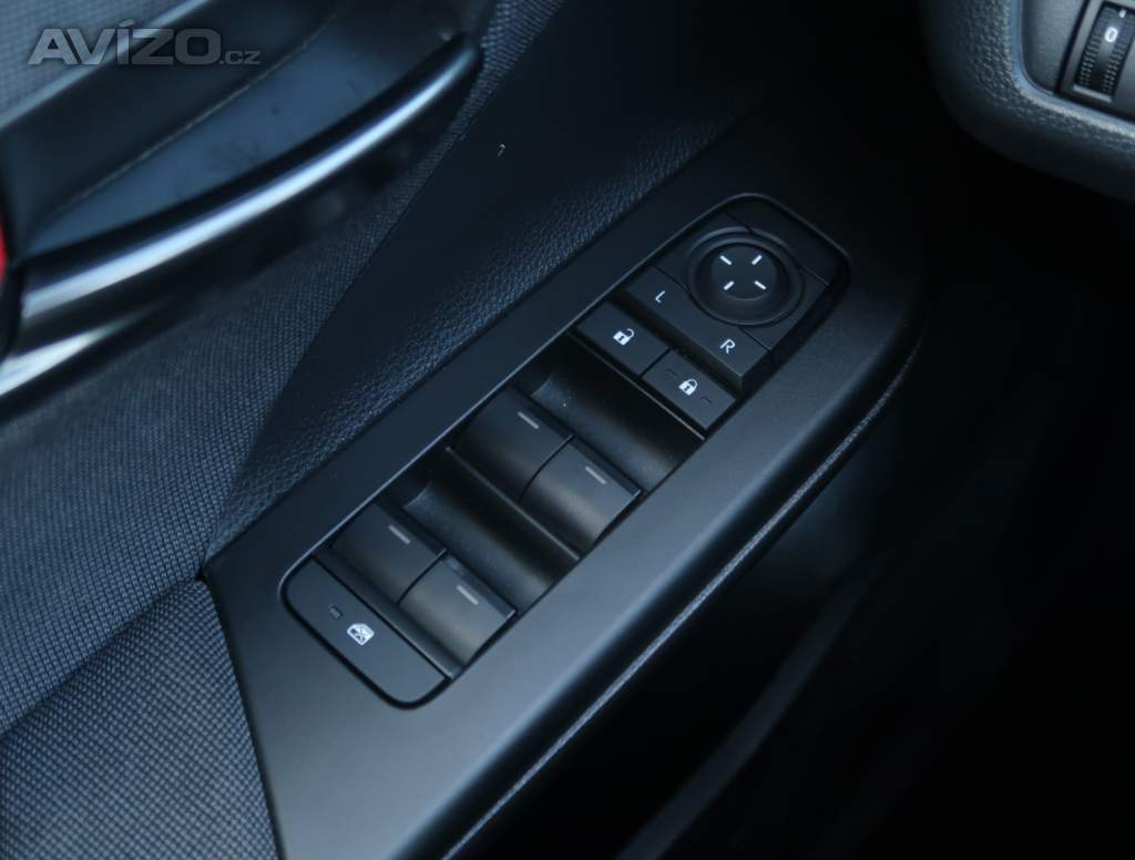Foto inzerátu Toyota C-HR 1.8 Hybrid