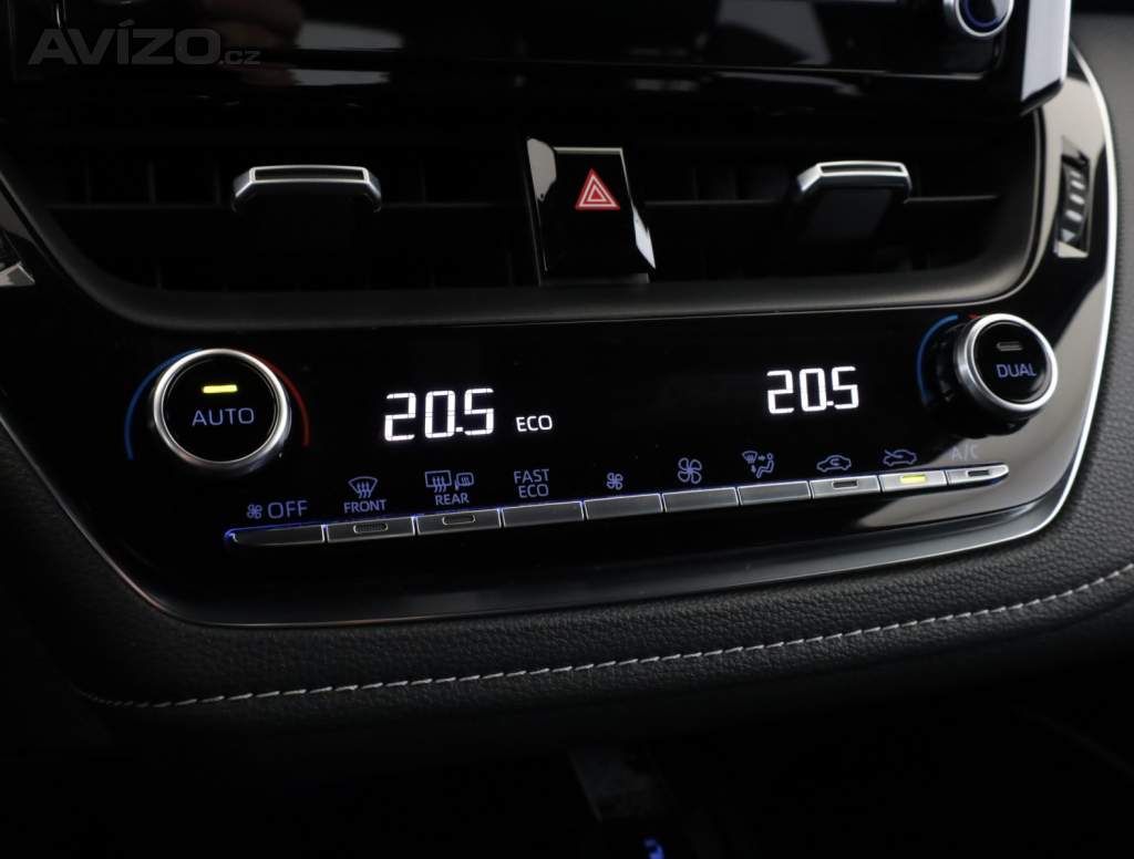 Foto inzerátu Toyota Corolla 1.8 Hybrid
