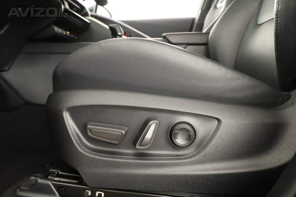 Foto inzerátu Toyota C-HR 2.0 Plug-in