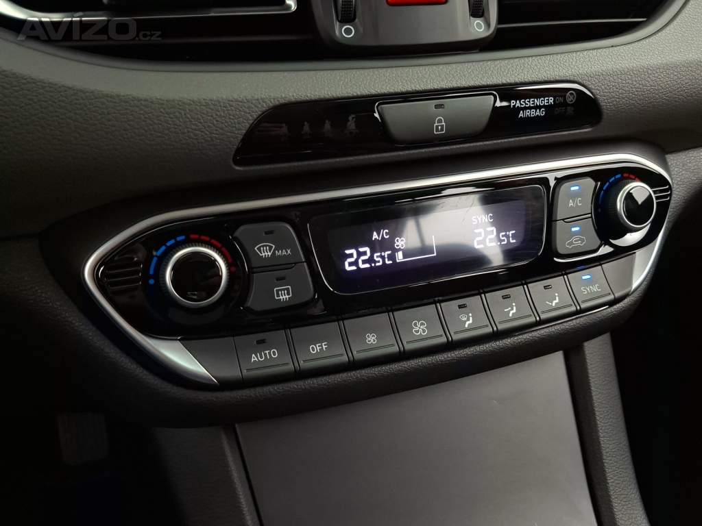 Foto inzerátu Hyundai i30 Fastback 1.5 T-GDI MHEV