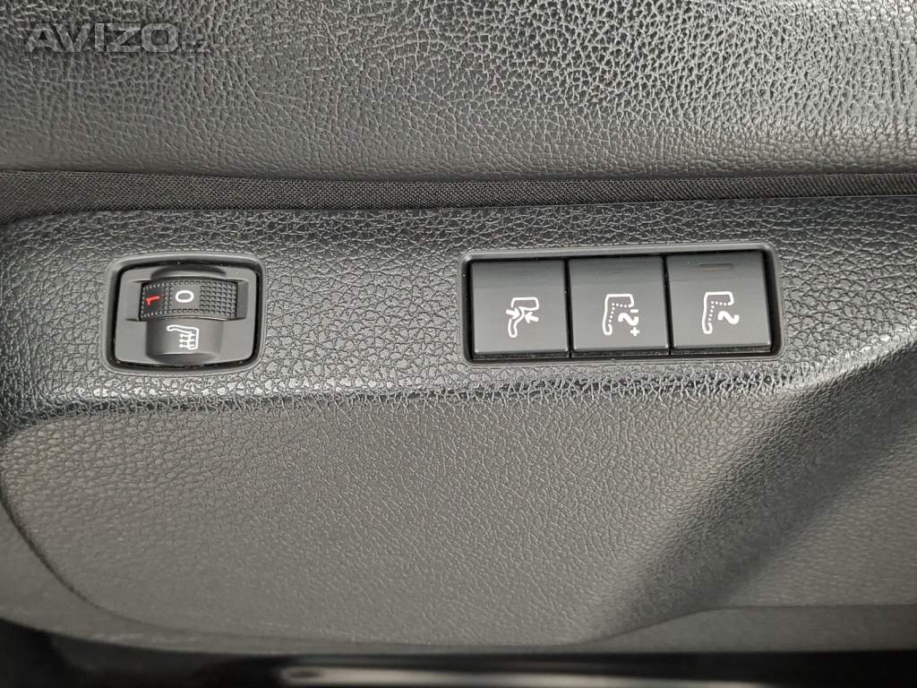 Foto inzerátu Peugeot Traveller 2.0 BlueHDi