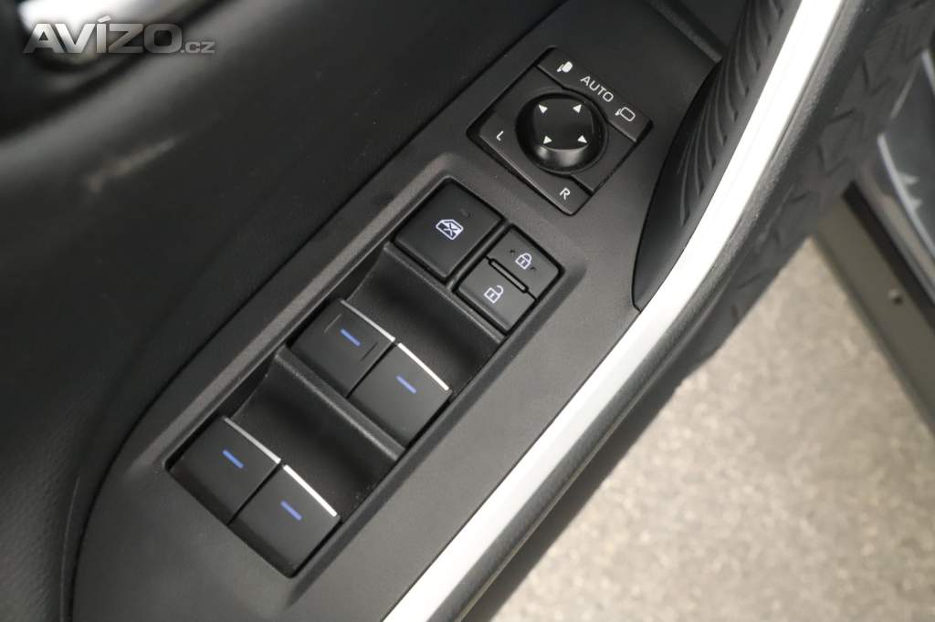 Foto inzerátu Toyota RAV 4 2.5 Plug-in