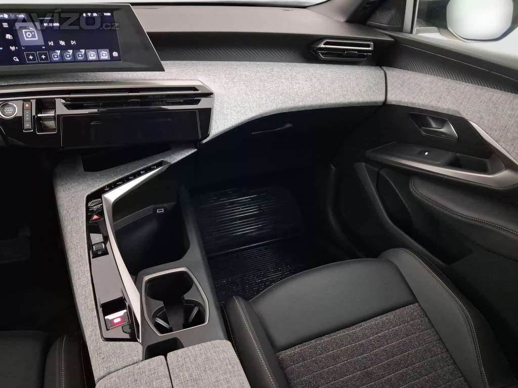 Foto inzerátu Peugeot 3008 1.2 MHEV