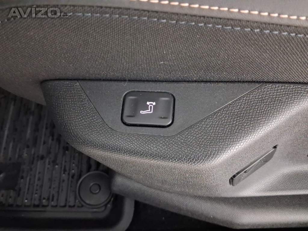 Foto inzerátu Peugeot 3008 1.2 MHEV