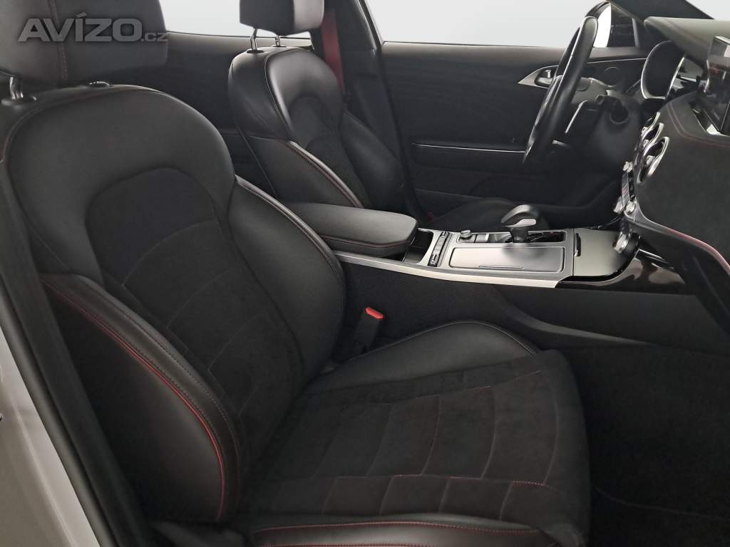 Foto inzerátu Kia Stinger 3.3 T-GDI