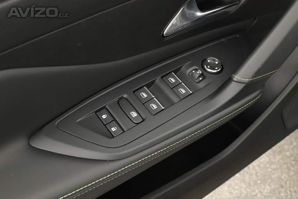 Foto inzerátu Peugeot 408 Hybrid 225