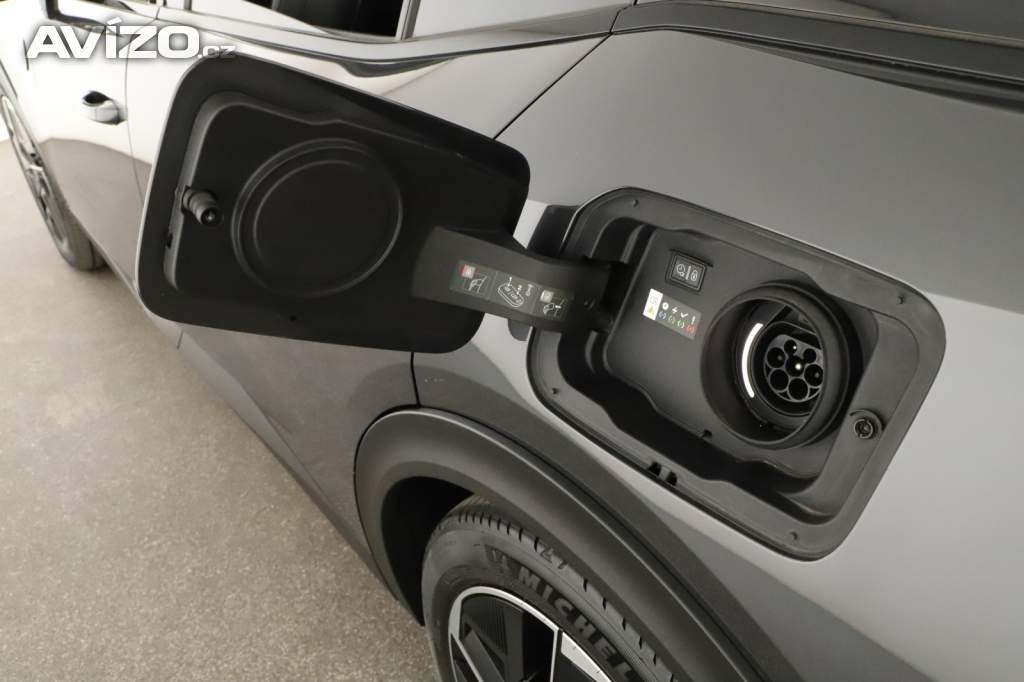 Foto inzerátu Peugeot 408 Hybrid 225