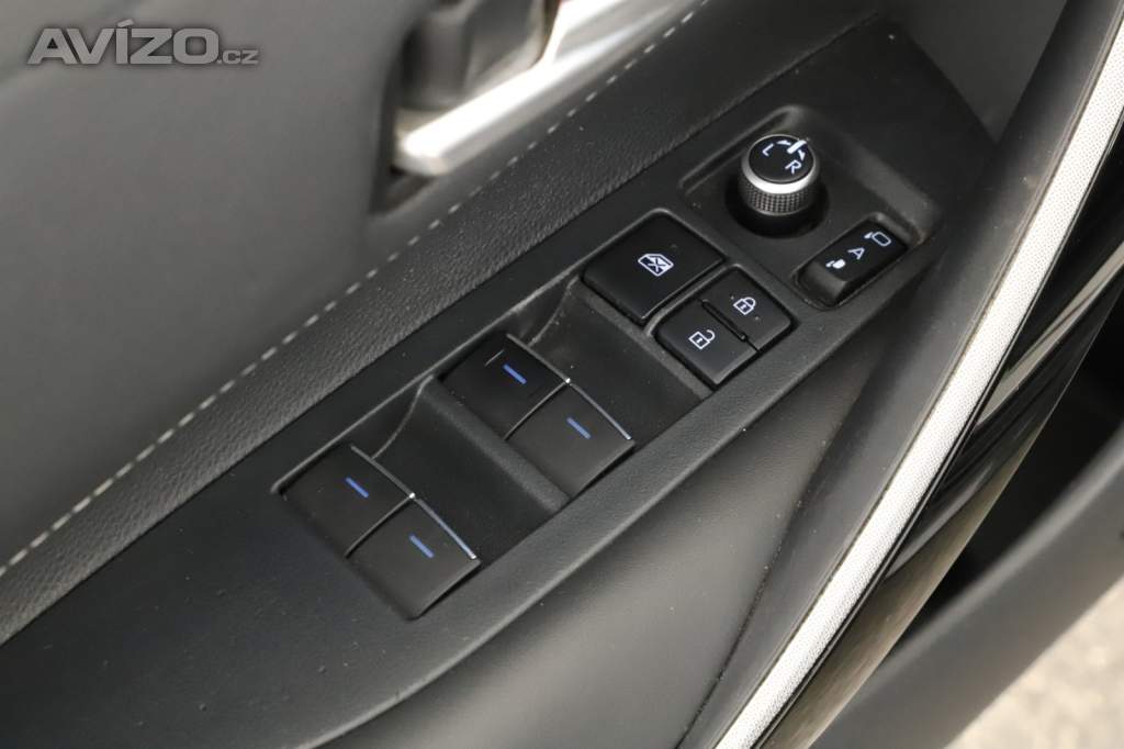 Foto inzerátu Toyota Corolla 2.0 Hybrid