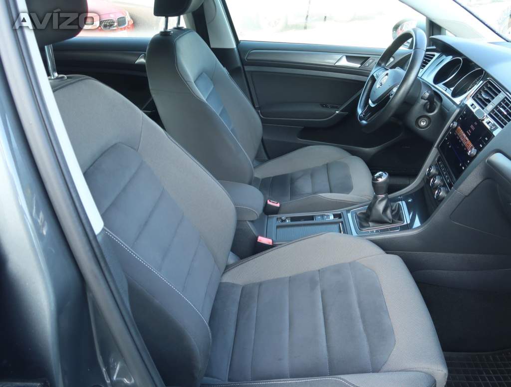 Foto inzerátu VW Golf 1.0 TSI