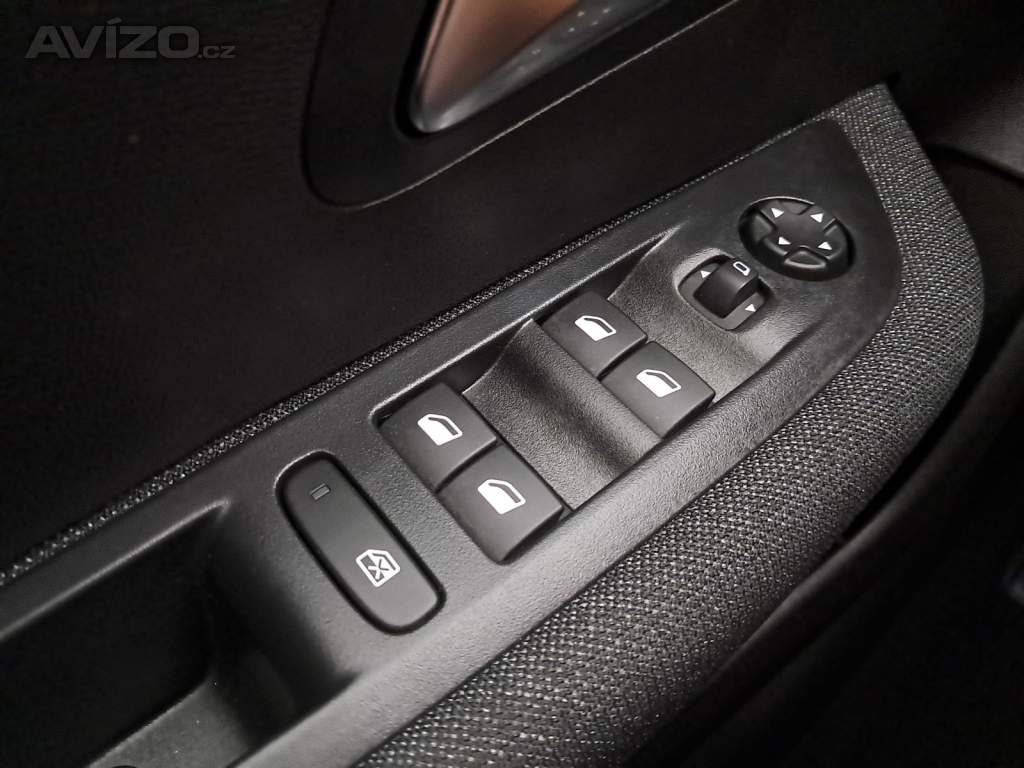 Foto inzerátu Peugeot 208 1.2 Hybrid