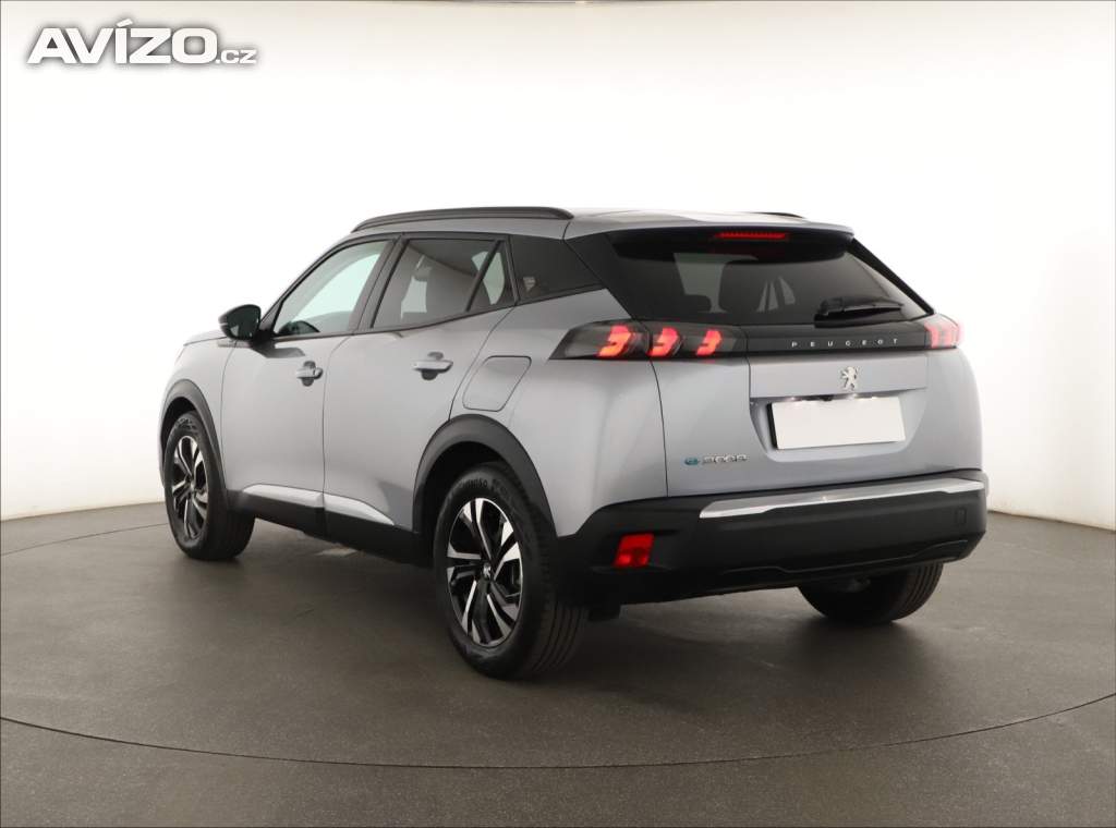 Foto inzerátu Peugeot e-2008 50 kWh
