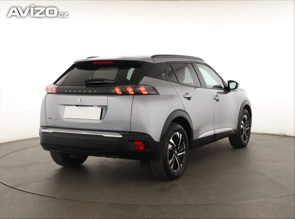 Foto inzerátu Peugeot e-2008 50 kWh