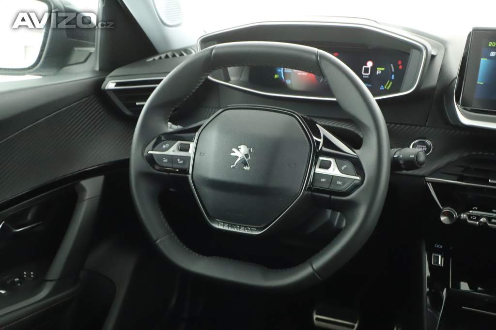 Foto inzerátu Peugeot e-2008 50 kWh