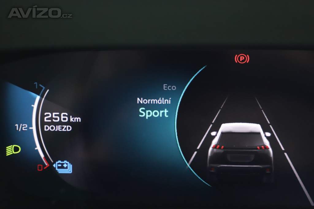 Foto inzerátu Peugeot e-2008 50 kWh