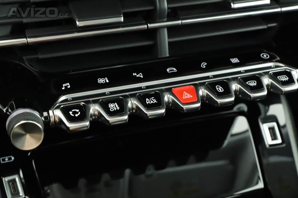 Foto inzerátu Peugeot e-2008 50 kWh