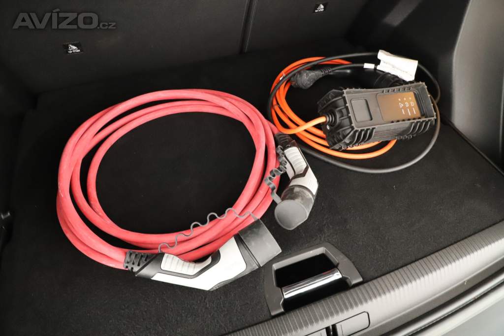 Foto inzerátu Peugeot e-2008 50 kWh