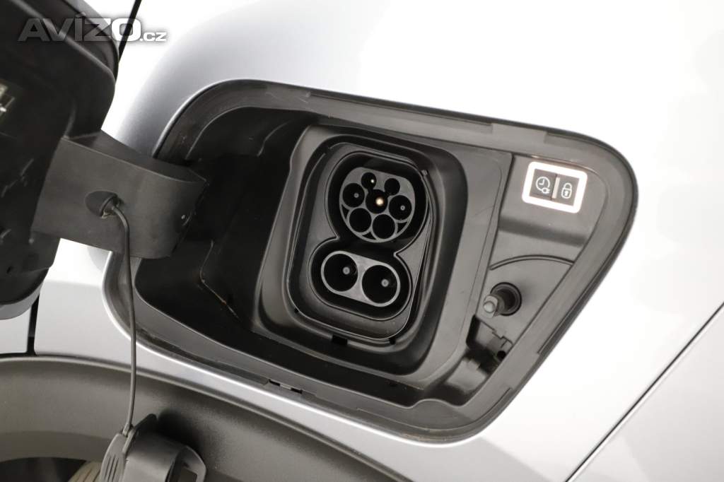 Foto inzerátu Peugeot e-2008 50 kWh