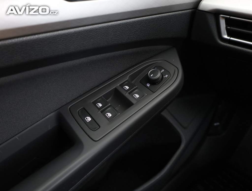 Foto inzerátu VW Golf 1.5 eTSI