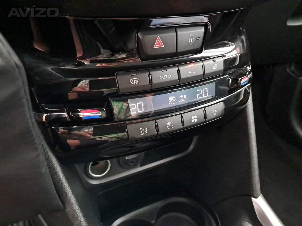 Foto inzerátu Peugeot 2008 1.2 PureTech