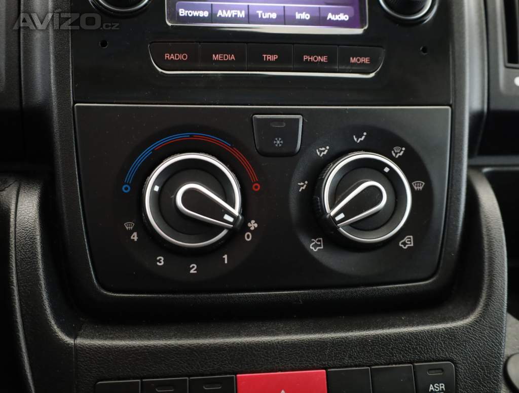Foto inzerátu Citroen Jumper 2.2 BlueHDi