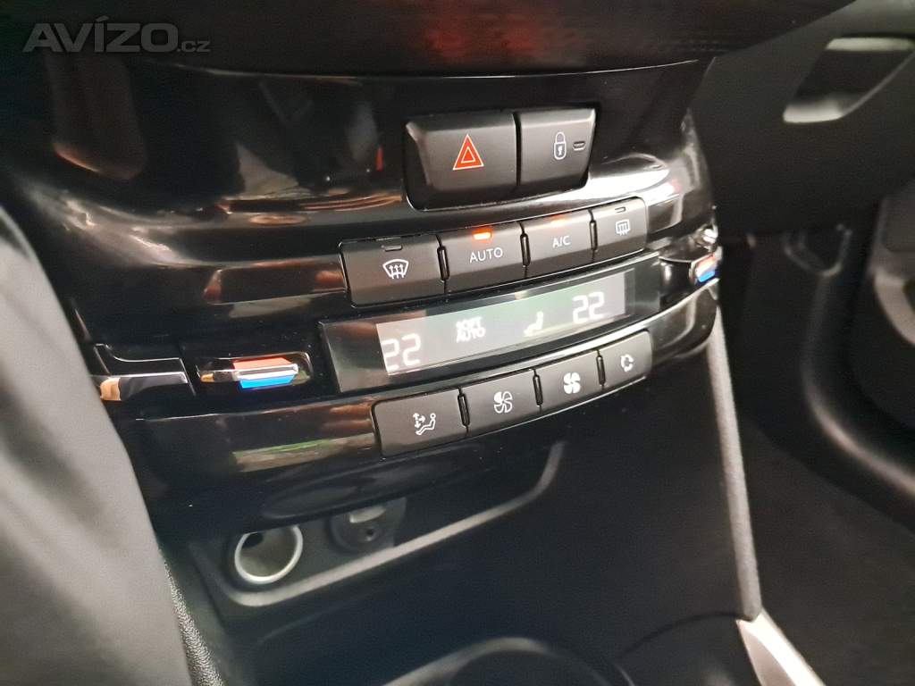 Foto inzerátu Peugeot 2008 1.2 PureTech