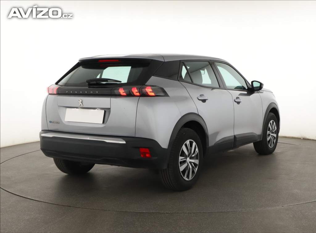 Foto inzerátu Peugeot e-2008 50 kWh