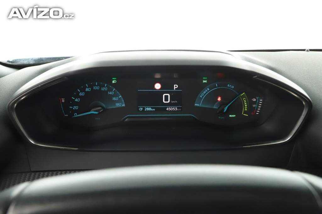 Foto inzerátu Peugeot e-2008 50 kWh