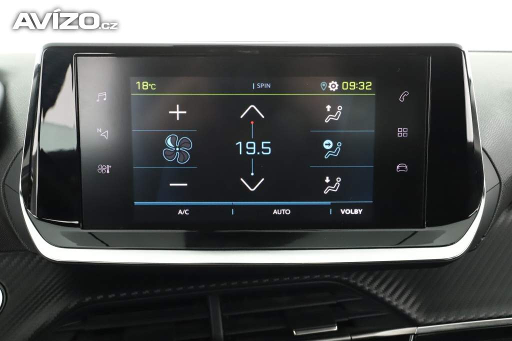 Foto inzerátu Peugeot e-2008 50 kWh