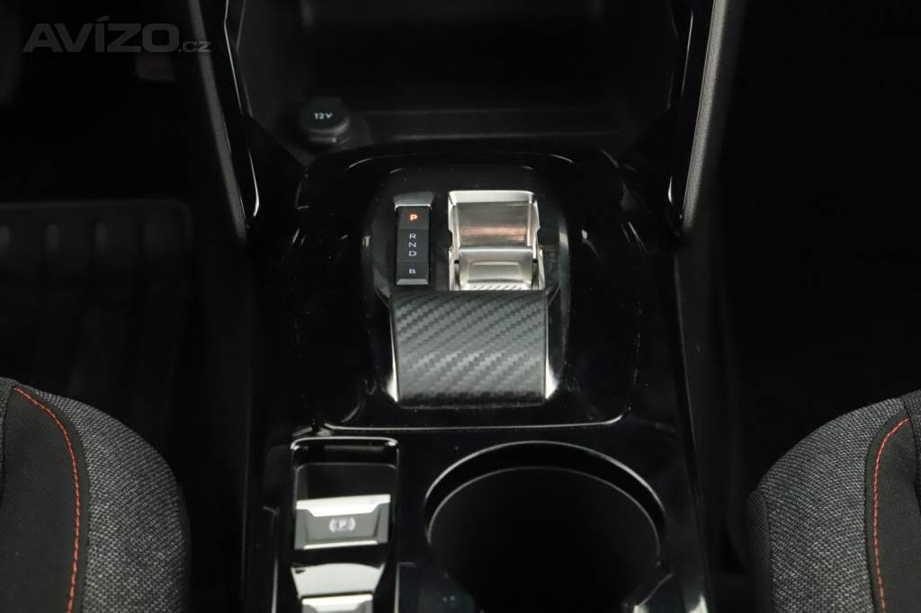 Foto inzerátu Peugeot e-2008 50 kWh