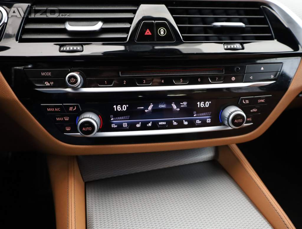Foto inzerátu BMW 5 540i xDrive