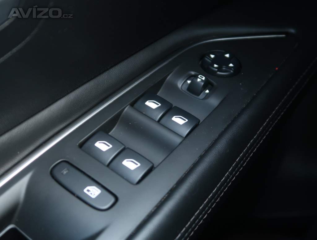 Foto inzerátu Peugeot 3008 1.2 PureTech