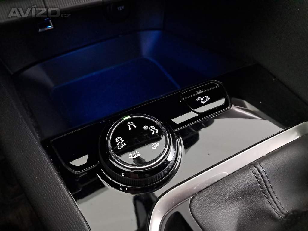 Foto inzerátu Peugeot 3008 1.2 PureTech