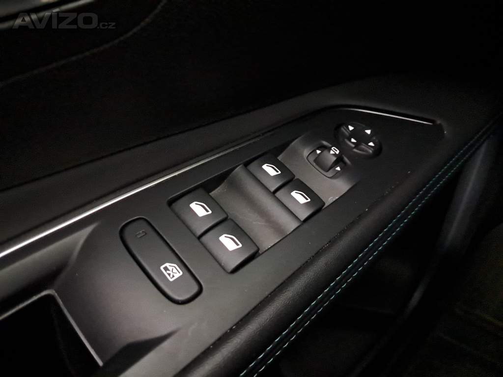 Foto inzerátu Peugeot 3008 1.2 PureTech