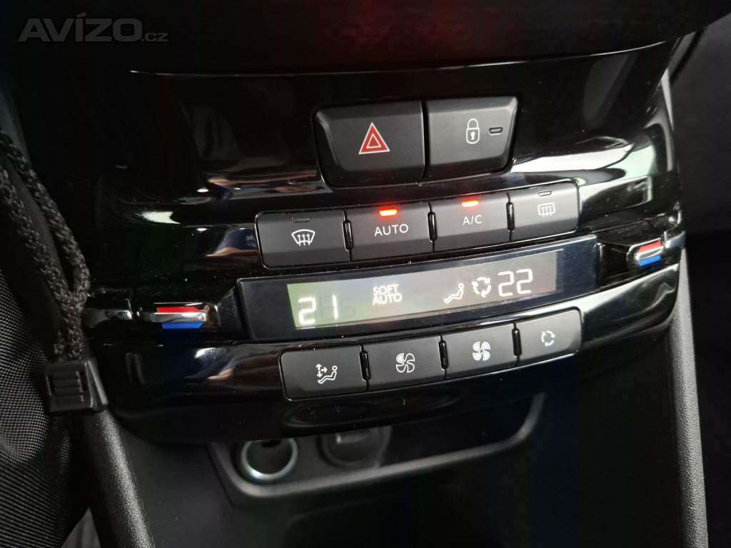 Foto inzerátu Peugeot 2008 1.2 PureTech