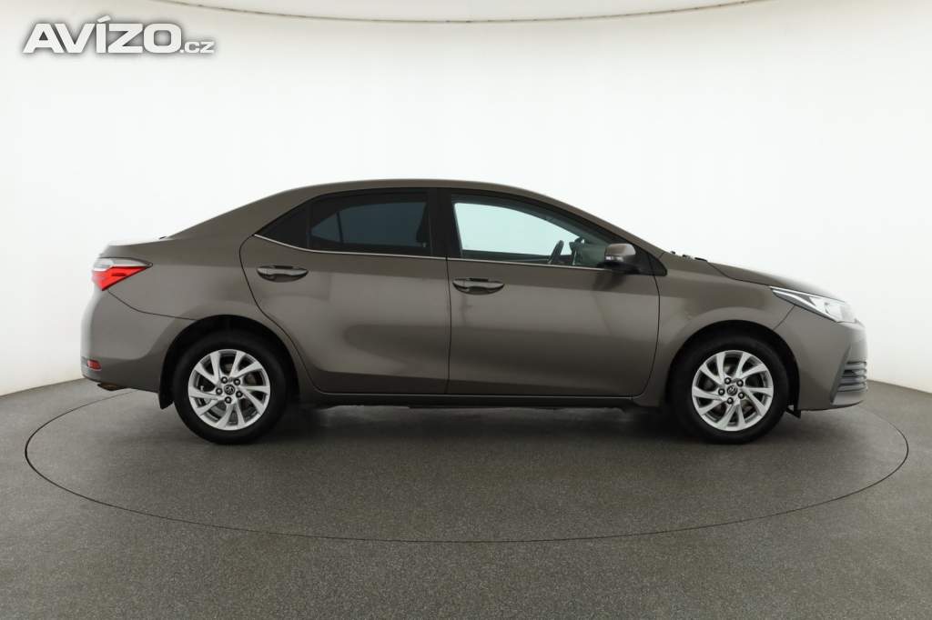 Foto inzerátu Toyota Corolla 1.6 Valvematic