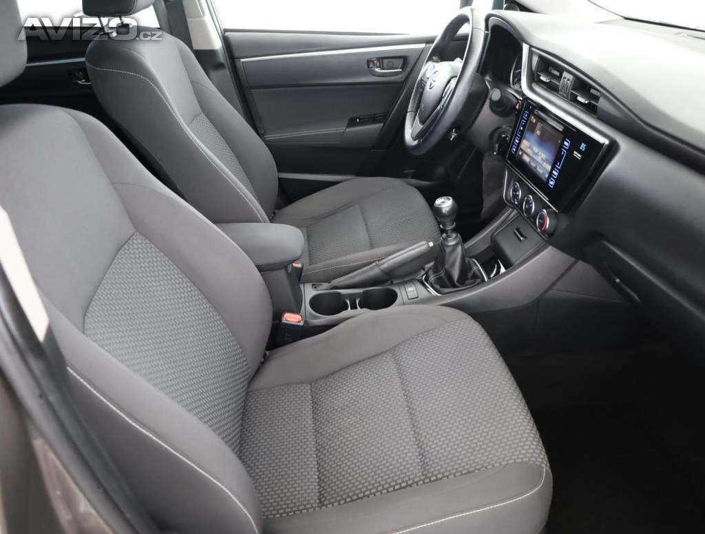 Foto inzerátu Toyota Corolla 1.6 Valvematic