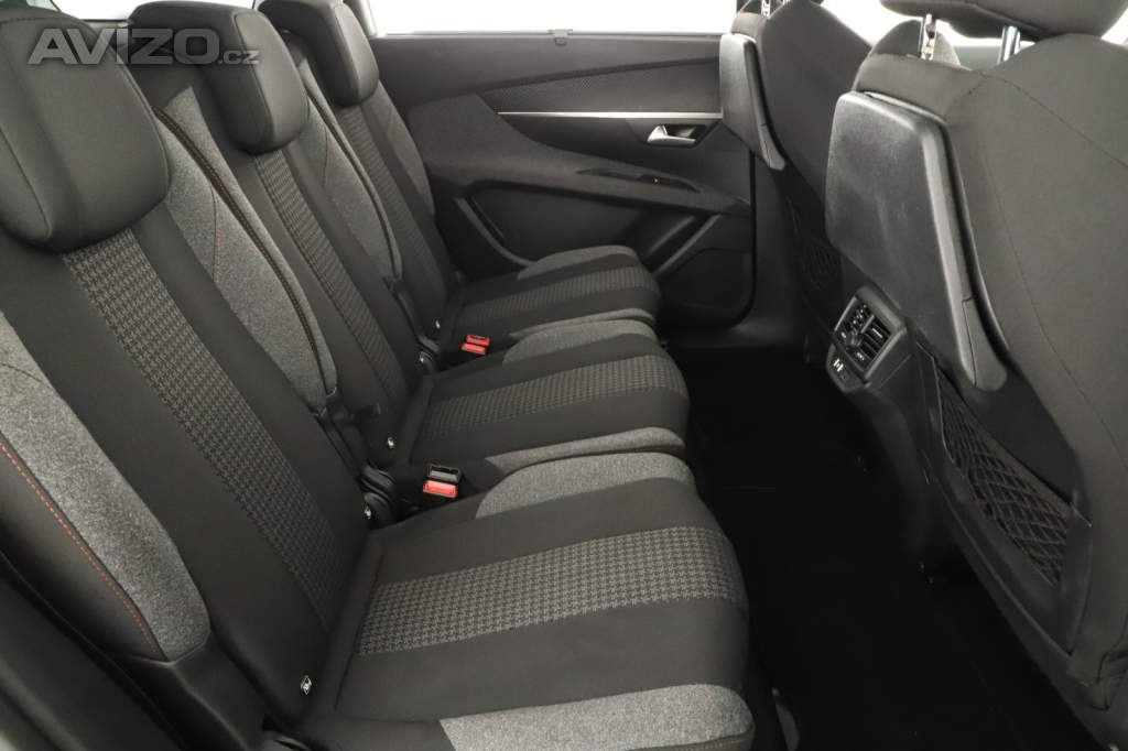 Foto inzerátu Peugeot 5008 PureTech 130
