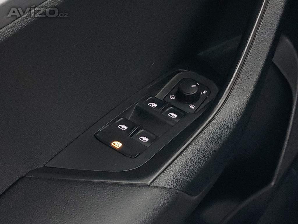 Foto inzerátu Skoda Karoq 1.6 TDI