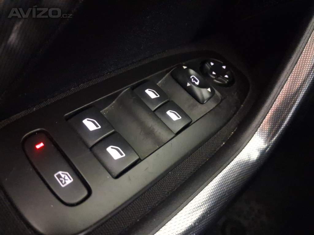 Foto inzerátu Peugeot 2008 1.2 PureTech