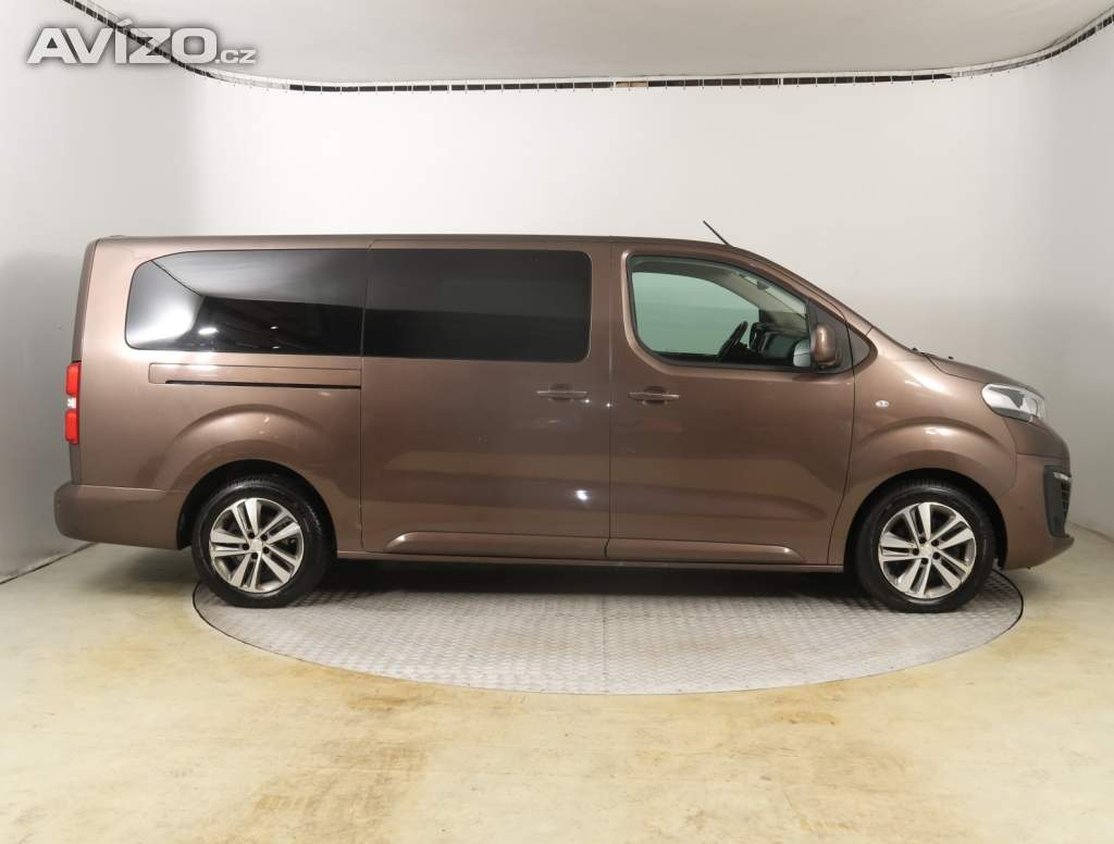 Foto inzerátu Peugeot Traveller 2.0 BlueHDi