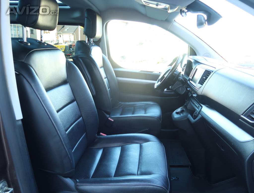 Foto inzerátu Peugeot Traveller 2.0 BlueHDi