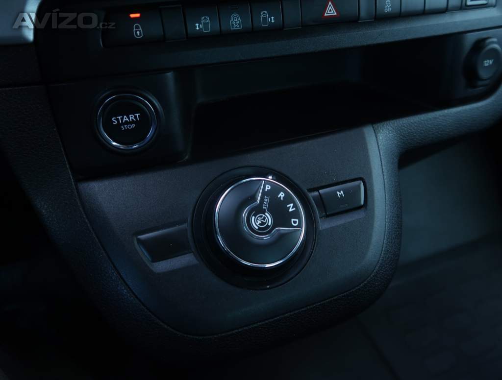 Foto inzerátu Peugeot Traveller 2.0 BlueHDi