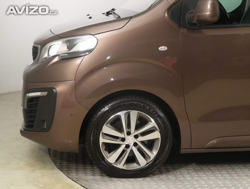 Foto inzerátu Peugeot Traveller 2.0 BlueHDi