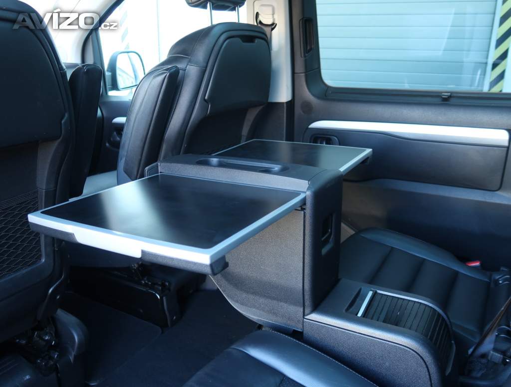 Foto inzerátu Peugeot Traveller 2.0 BlueHDi