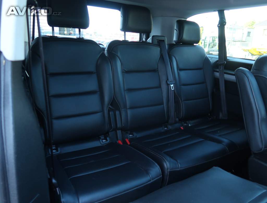 Foto inzerátu Peugeot Traveller 2.0 BlueHDi