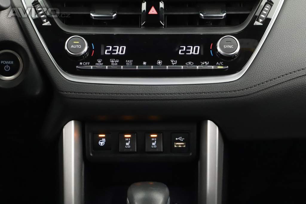 Foto inzerátu Toyota Corolla Cross 2.0 Hybrid 2WD