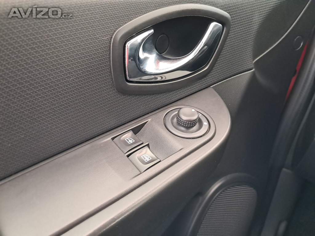 Foto inzerátu Renault Clio 1.2 16V